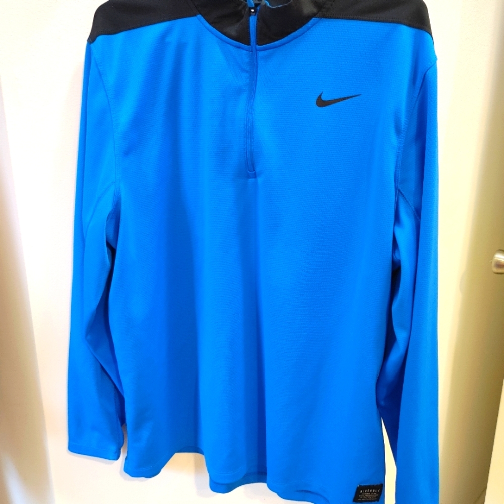 Nike dry fit golf sweatshirt